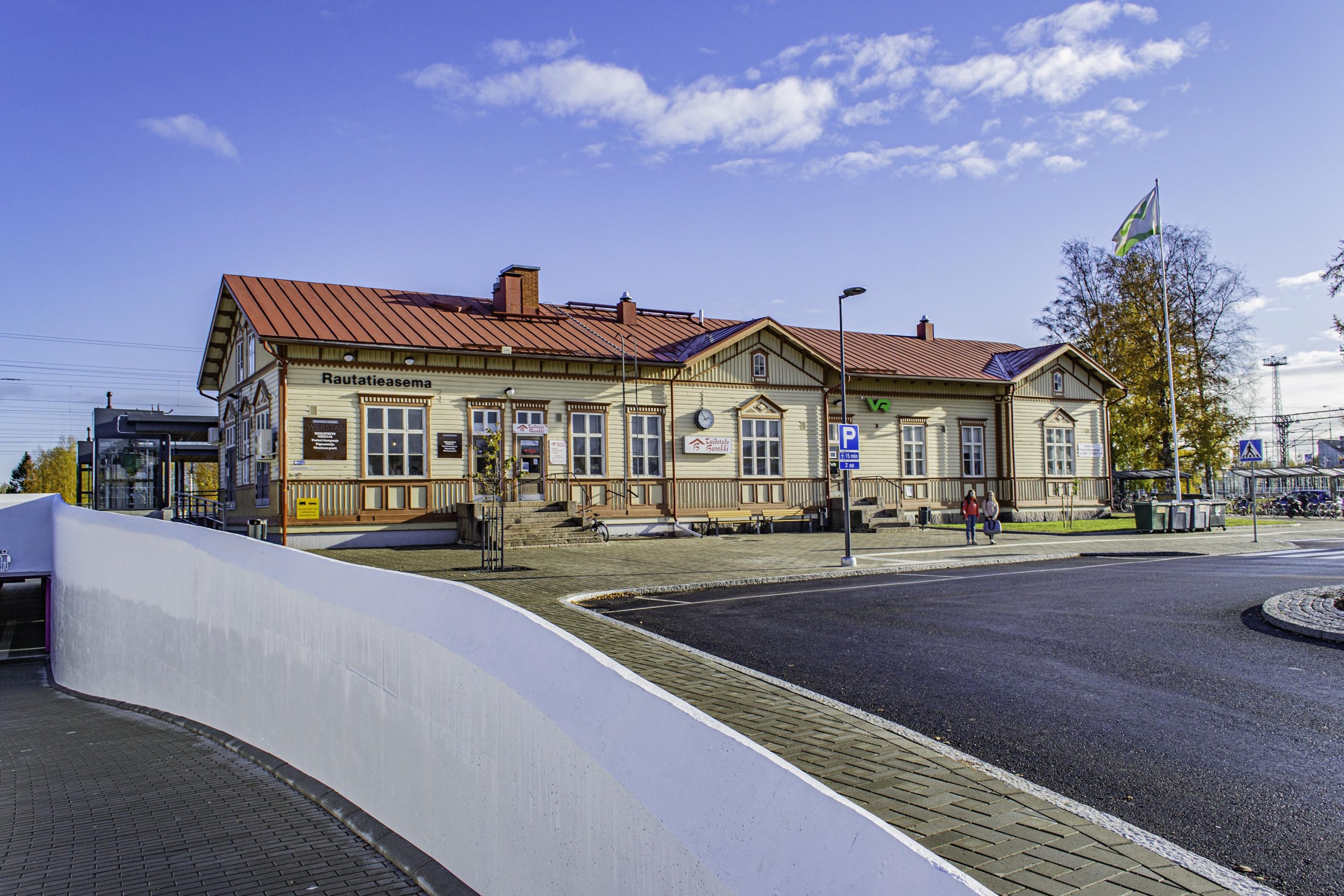 Ylivieskan rautatieaseman julkisivu 2019