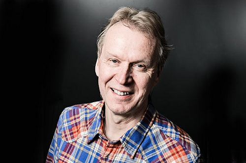 Tohtori Kiminkinen Liikuntakeskuksessa - Luovaa Liikettä & Taidetta