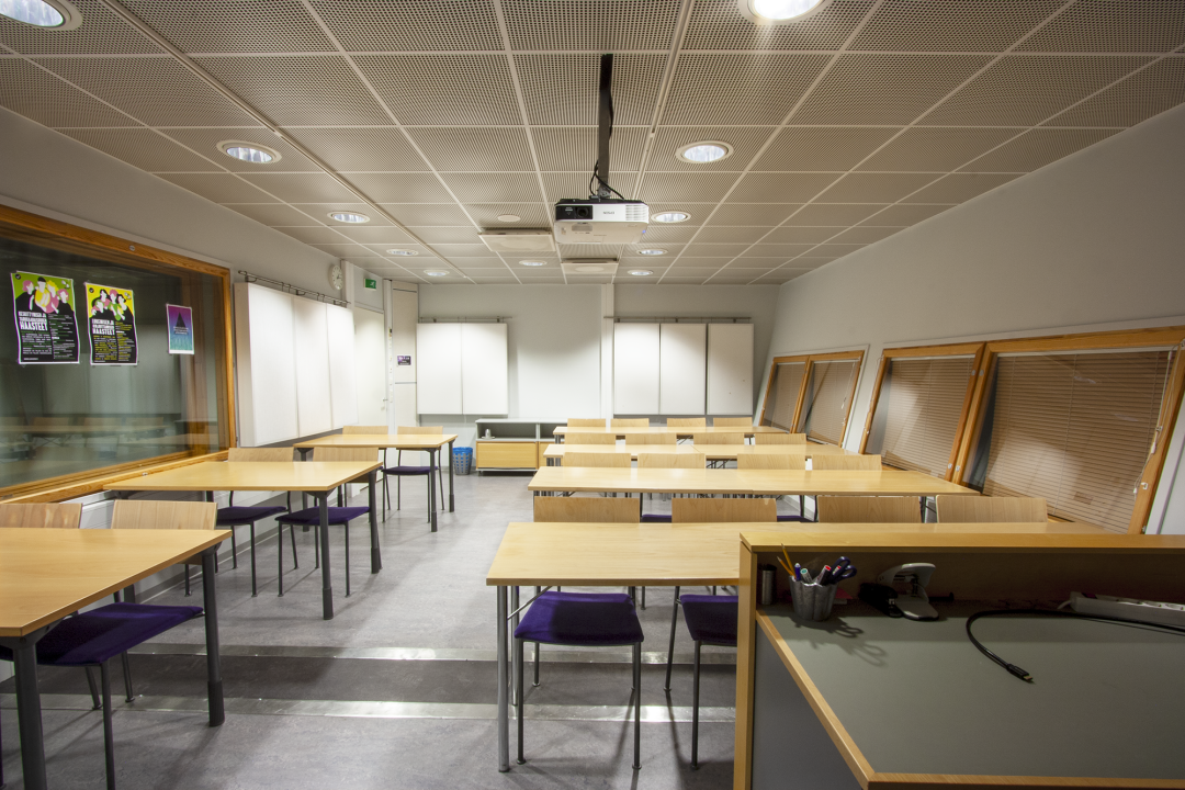 Akustiikan kokoushuone Tapio