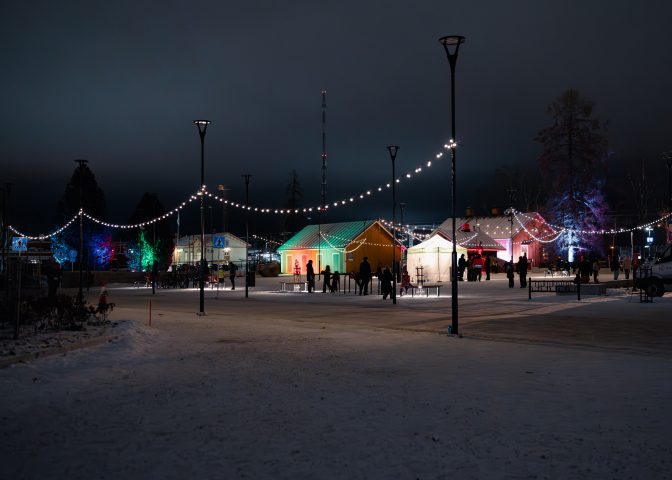 Ylivieskan Joulunavajaiset Kasarmintorilla 2023