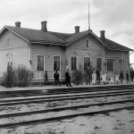 Ylivieskan rautatieaseman julkisivu kesällä 1909